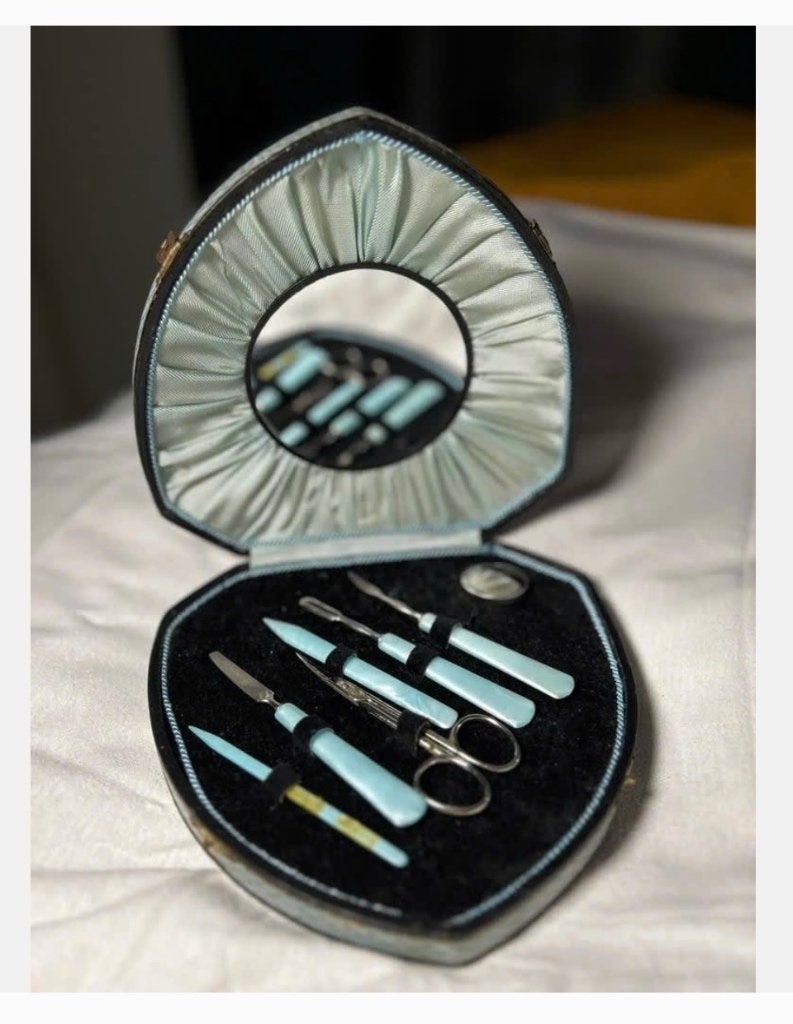 Vintage manicure set blauw, jaren ‘50-‘60, hartvormig etui, Ophalen of Verzenden