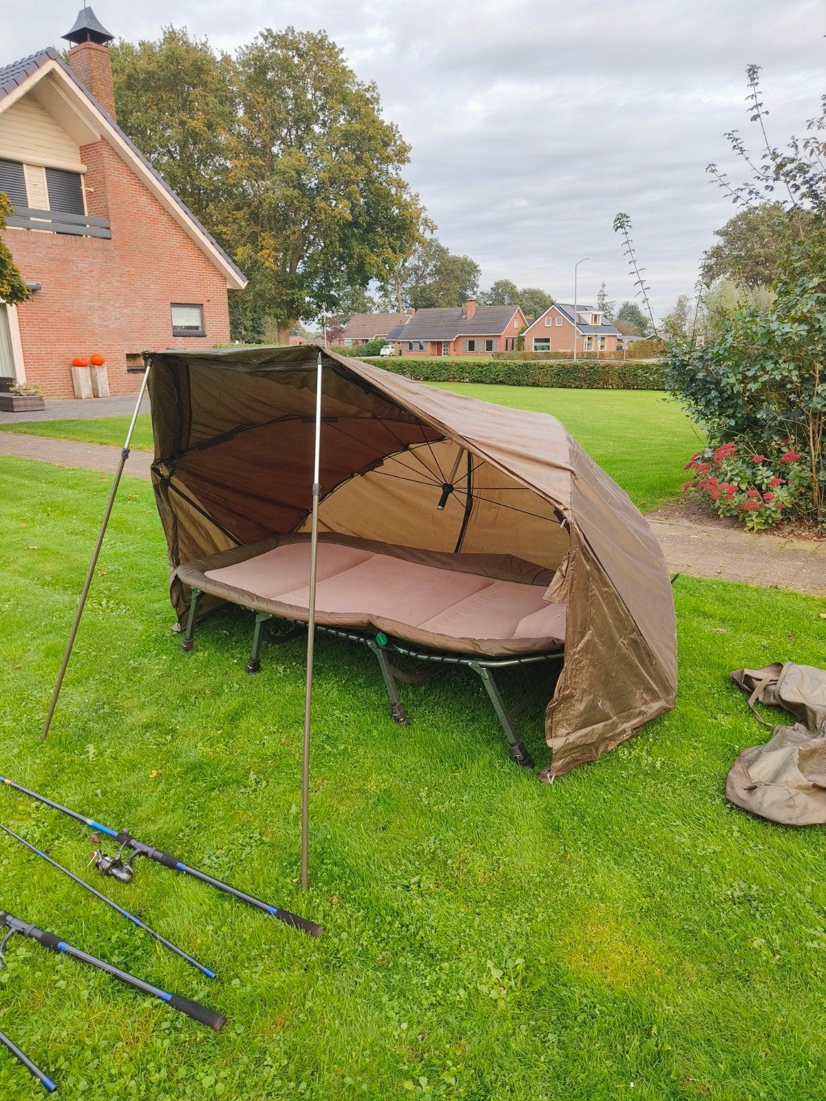 Complete visuitrusting: tent, bed, hengels en meer, Ophalen, Gebruikt, Werphengel