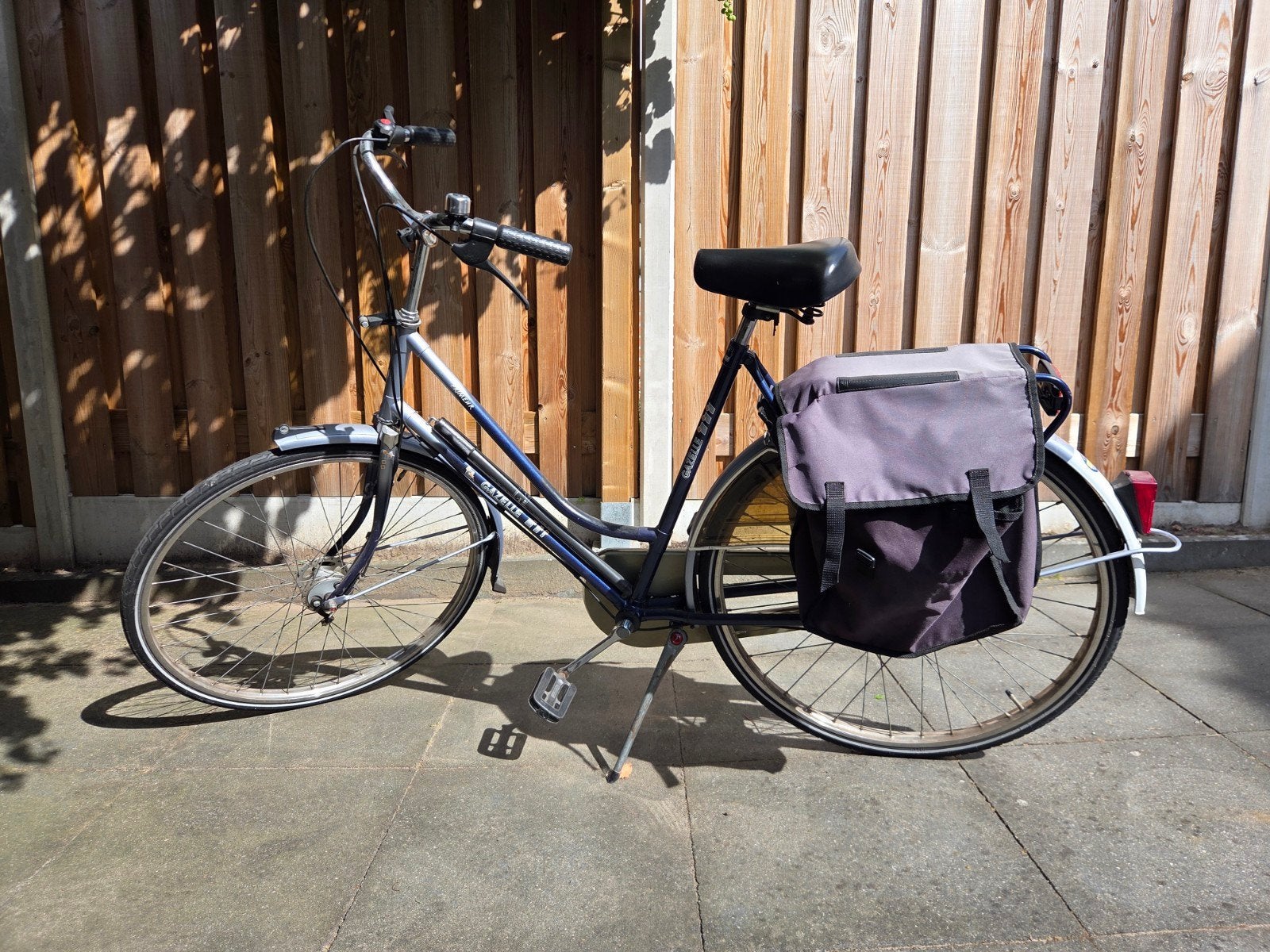 Gazelle damesfiets met fietstassen, Fietsen en Brommers, Fietsen | Dames | Damesfietsen, 56 cm of meer, Ophalen of Verzenden, Gebruikt