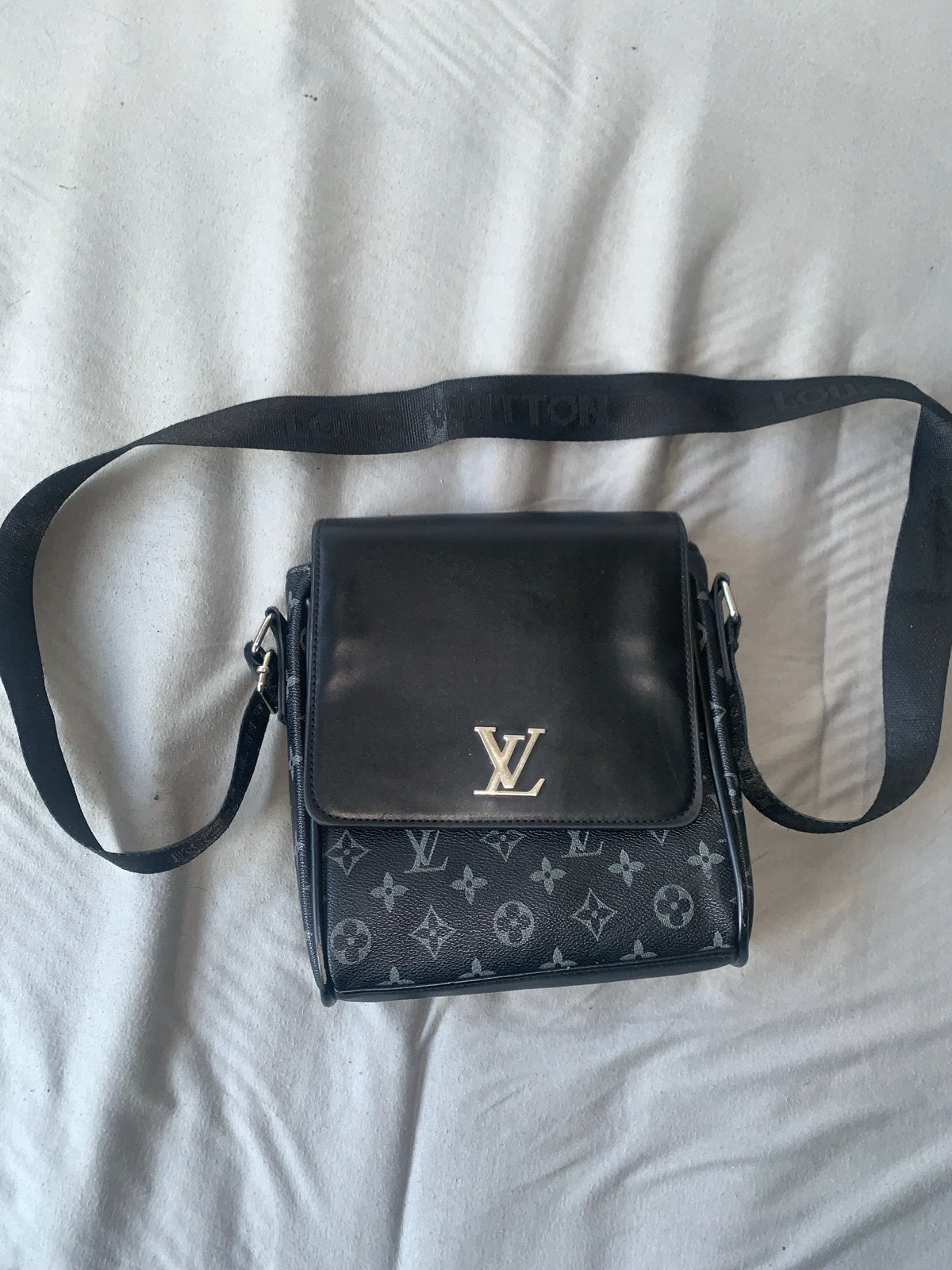 Louis Vuitton Schoudertasje - Zwart, Ophalen of Verzenden, Zo goed als nieuw, Zwart, Schoudertasje