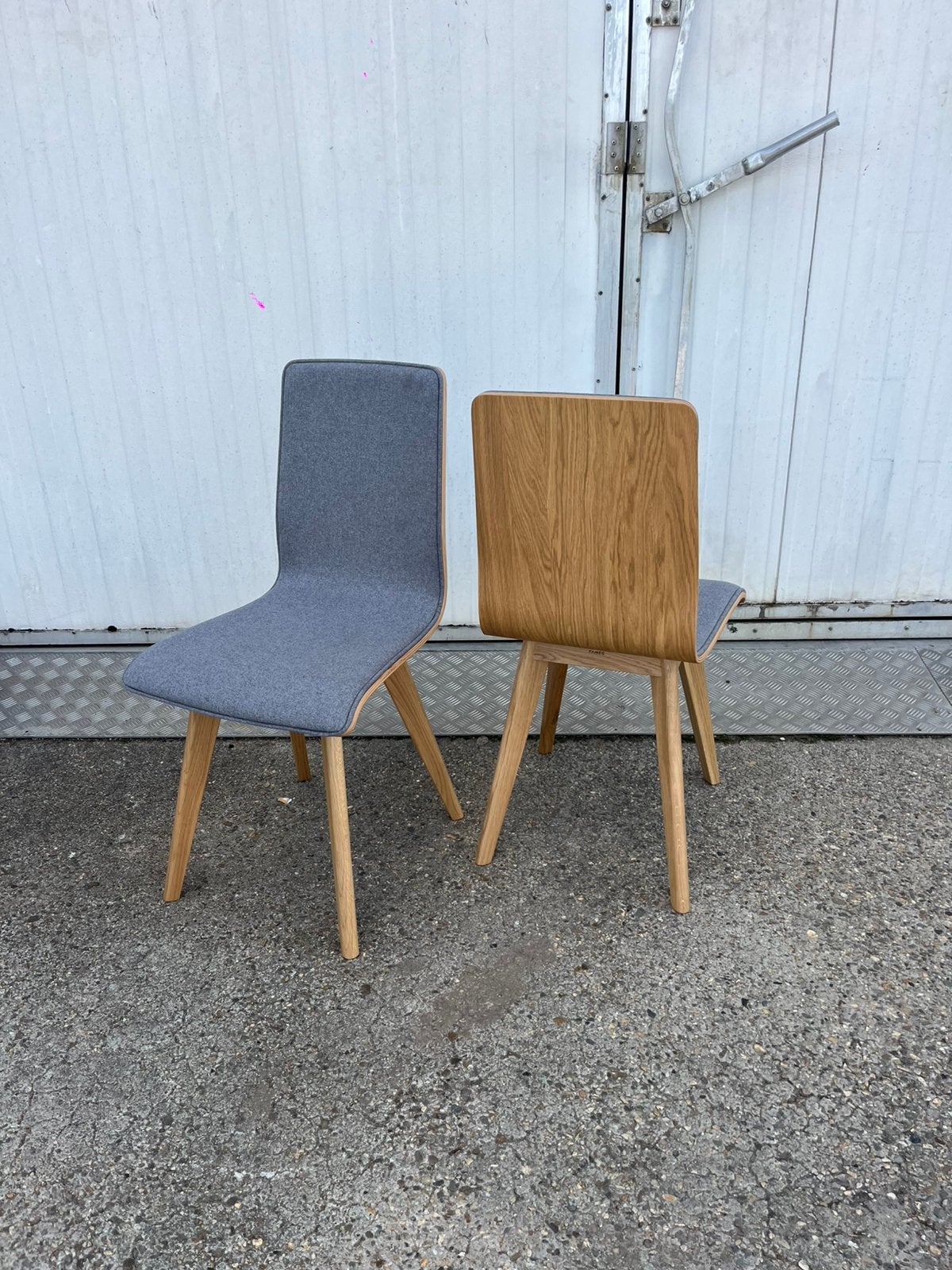 2 stuks luxe eikenhouten Fameg Cleo A-1605 Bentwood stoelen, Huis en Inrichting, Stoelen, Ophalen, Zo goed als nieuw, Bruin