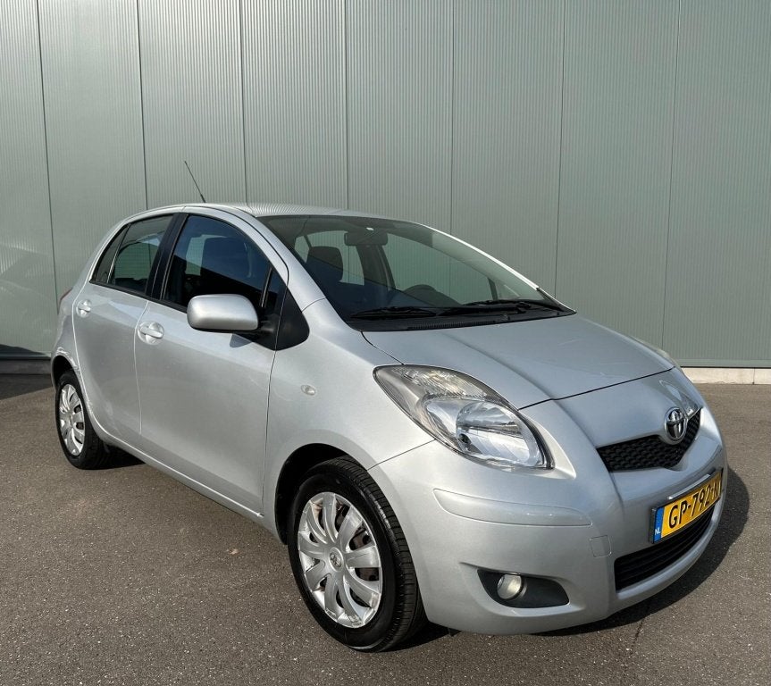 Toyota Yaris 1.3 VVTi Aspiration AIRCO | ONDERHOUDSBOEKJE !, Euro 5, 40 €/maand, 4 cilinders, 1329 cc