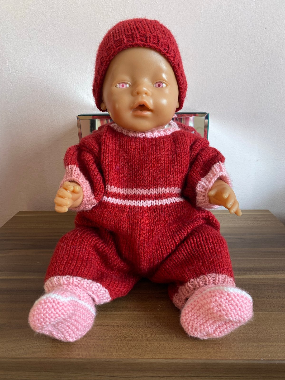 Pop met handgemaakte kleding en accessoires, Ophalen of Verzenden, Zo goed als nieuw, Babypop