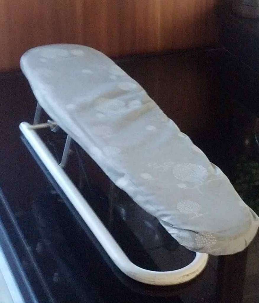 Mouwen strijkplankje (dekje moet strak gezet worden), Ophalen, Zo goed als nieuw