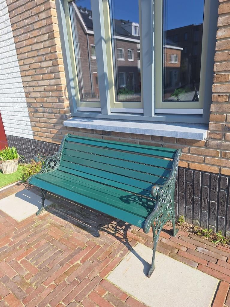 Klassiek parkbankje van hout en gietijzer (donkergroen), Tuin en Terras, Tuinbanken, Gebruikt, Hout, Ophalen of Verzenden
