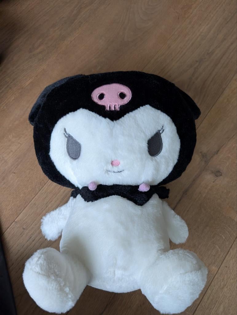 Kuromi Knuffel - Zwart en Wit Pluche Speelgoed, Kinderen en Baby's, Ophalen, Overige merken, Overige karakters, Overige typen
