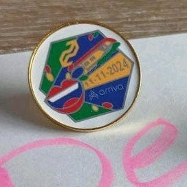 11-11-2024 pin badge NS Arriva roermond carnaval, Ophalen of Verzenden, Nieuw, Overige onderwerpen, Speldje of Pin