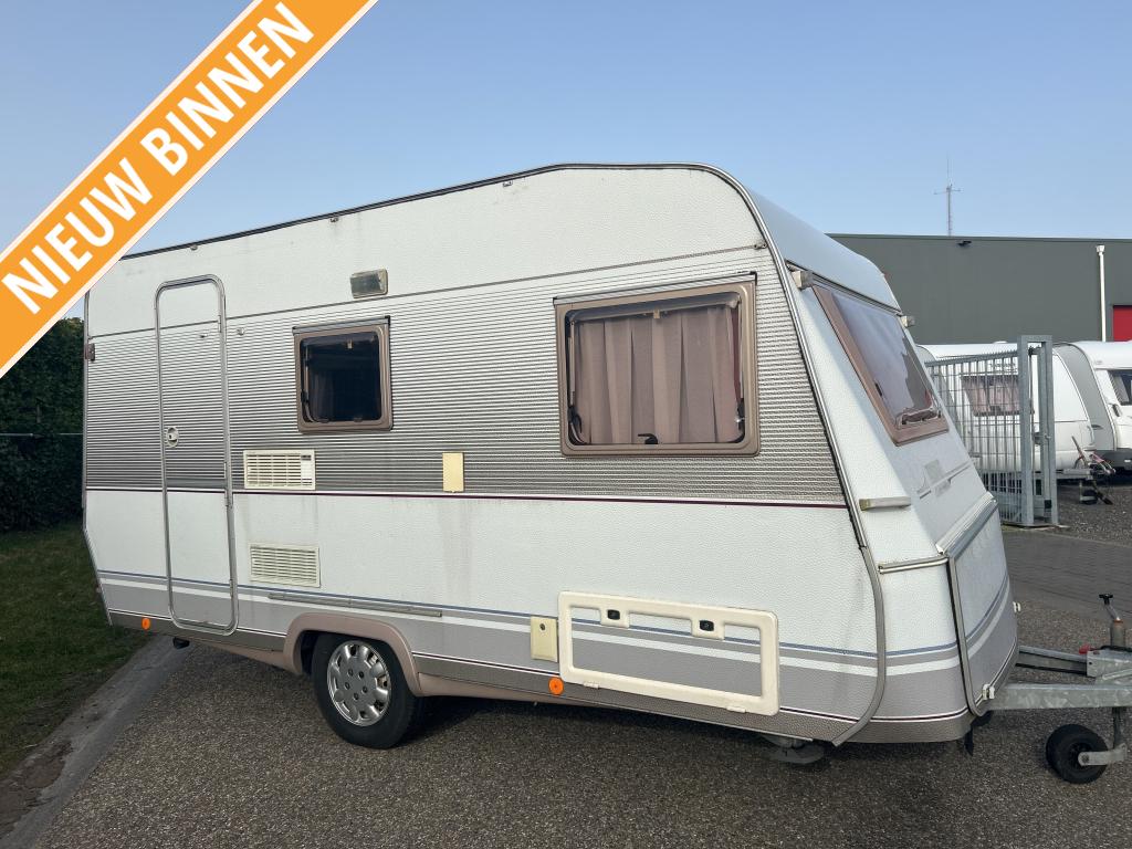Dethleffs New Line 440 TOILET, VOORTENT, AANBOUW, Caravans en Kamperen, Arist-Dethleffs-Straße 12, 88316 Isny im Allgäu, Duitsland