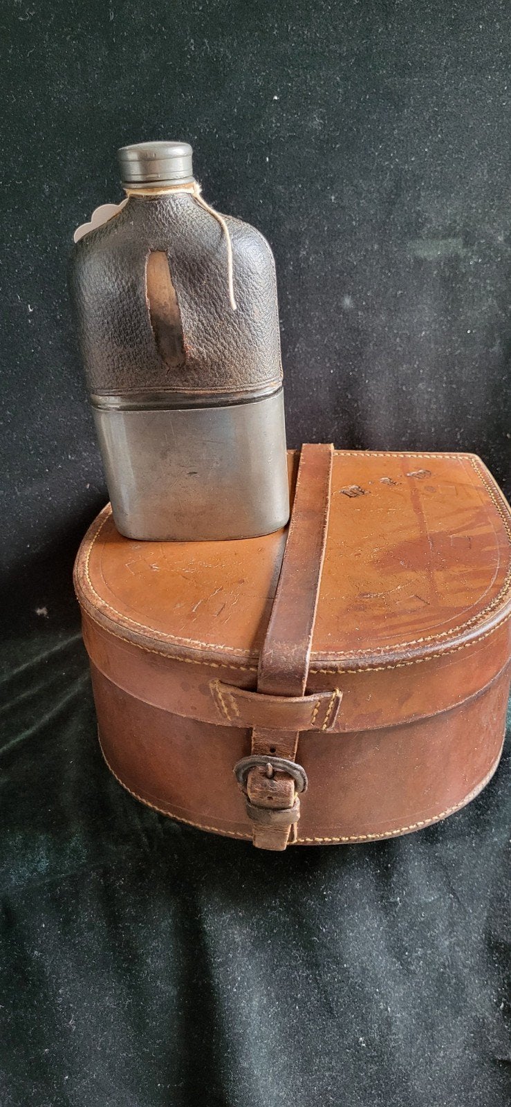 Antieke leren boorden doos met heupflesje, Antiek en Kunst, Curiosa en Brocante, Ophalen of Verzenden