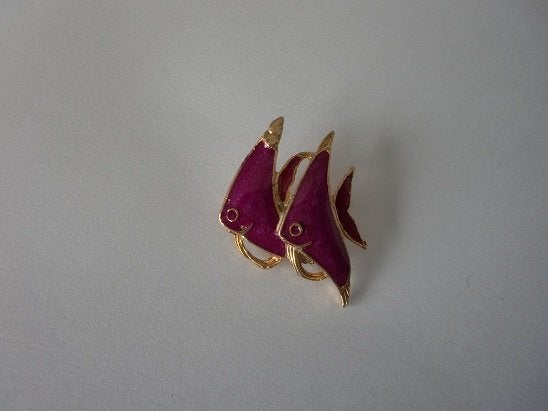 Goudkleurige broche 2 vissen paars roze  , Ophalen of Verzenden, Nieuw, Roze, Overige materialen