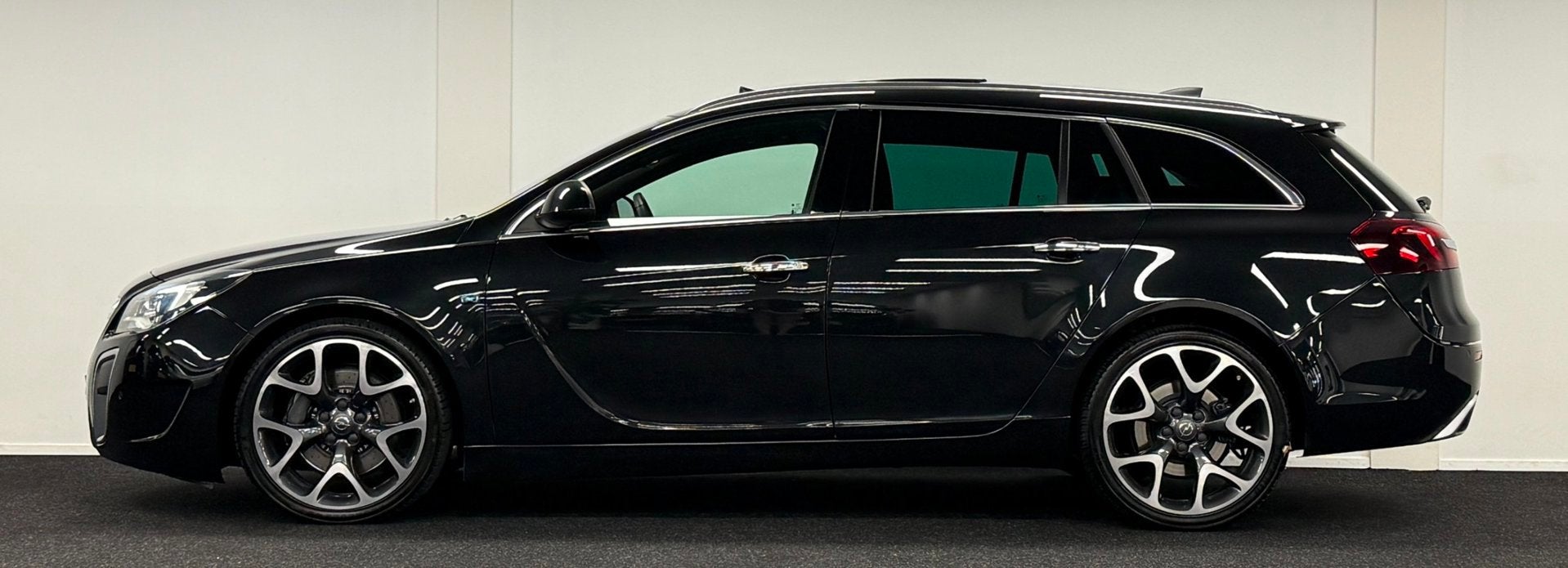 Opel Insignia 2.8 T OPC 4x4*325PK*DealerOh*Opendak*Navi*Came, Auto's, Opel, Automaat, Dealer onderhouden, Gebruikt, Zwart