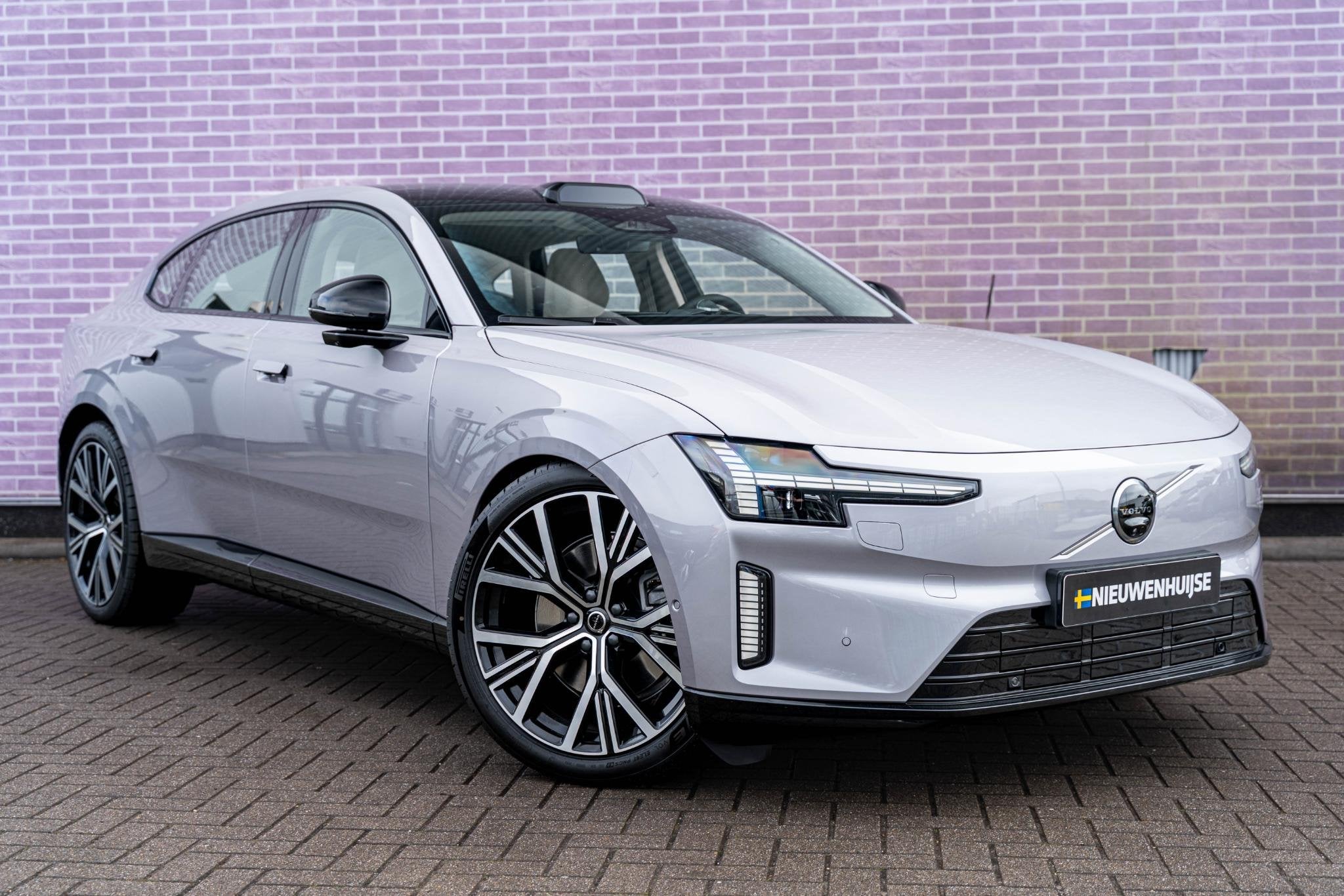Volvo ES90 Single Motor Extended Range Ultra 92 kWh | Bowers, Auto's, Volvo, Achterwielaandrijving, 662 km, Origineel Nederlands