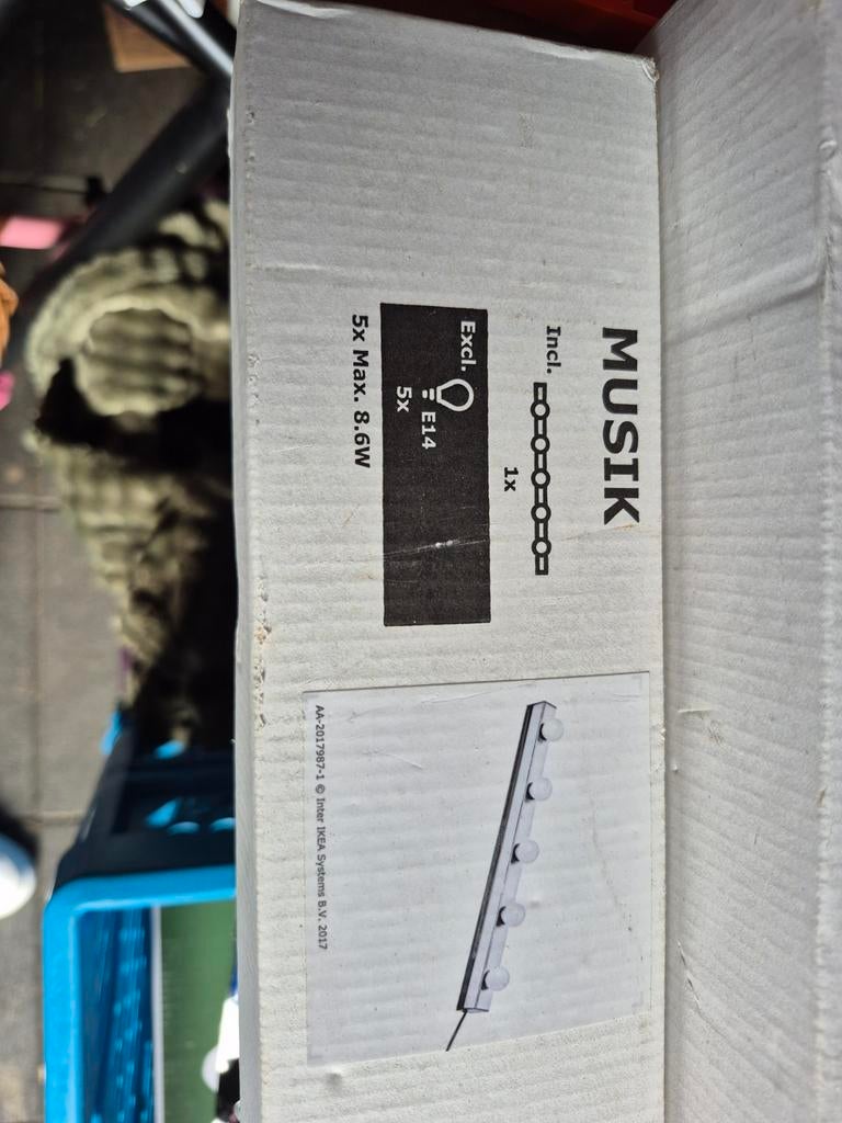 2x IKEA MUSIK Wandlamp/Spiegelverlichting - Nieuw in doos, Metaal of Aluminium, Nieuw, Ophalen of Verzenden, Modern, minimalistisch
