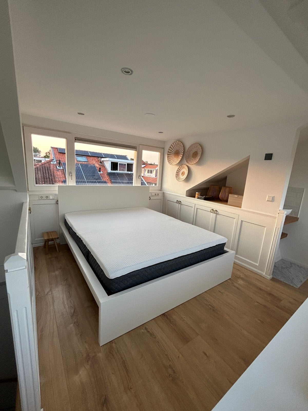Malm bed Ikea (wit) met Emma matras 160x200, Ophalen, Wit, Tweepersoons, Zo goed als nieuw