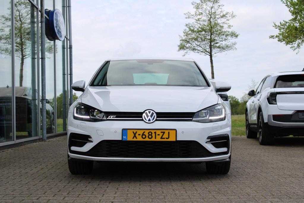 Volkswagen Golf 1.5 TSI Highline Business R | Alcantara Bekl, 4 cilinders, 150 pk, Wit, Leder