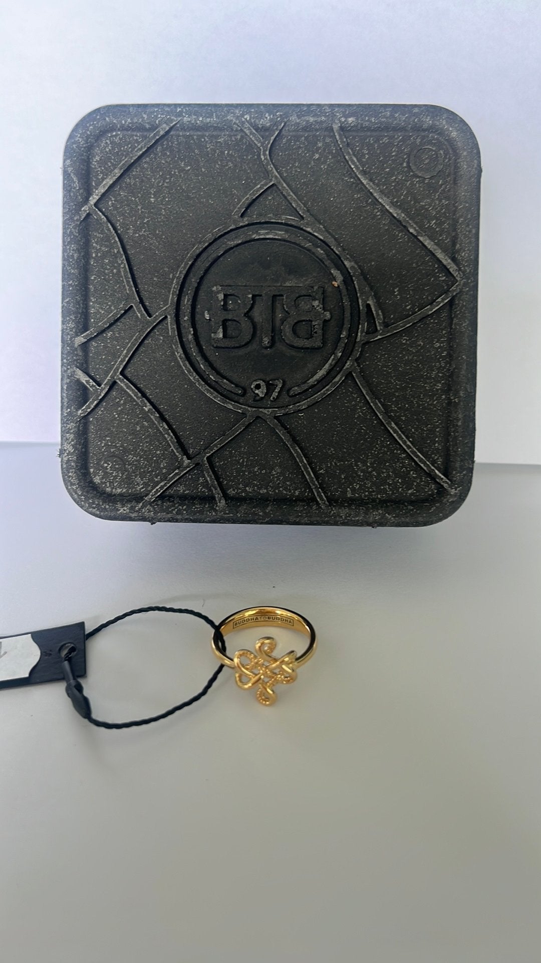 Buddha to buddha endless knot ring, 18 tot 19, Nieuw, Ophalen of Verzenden, Dame of Heer