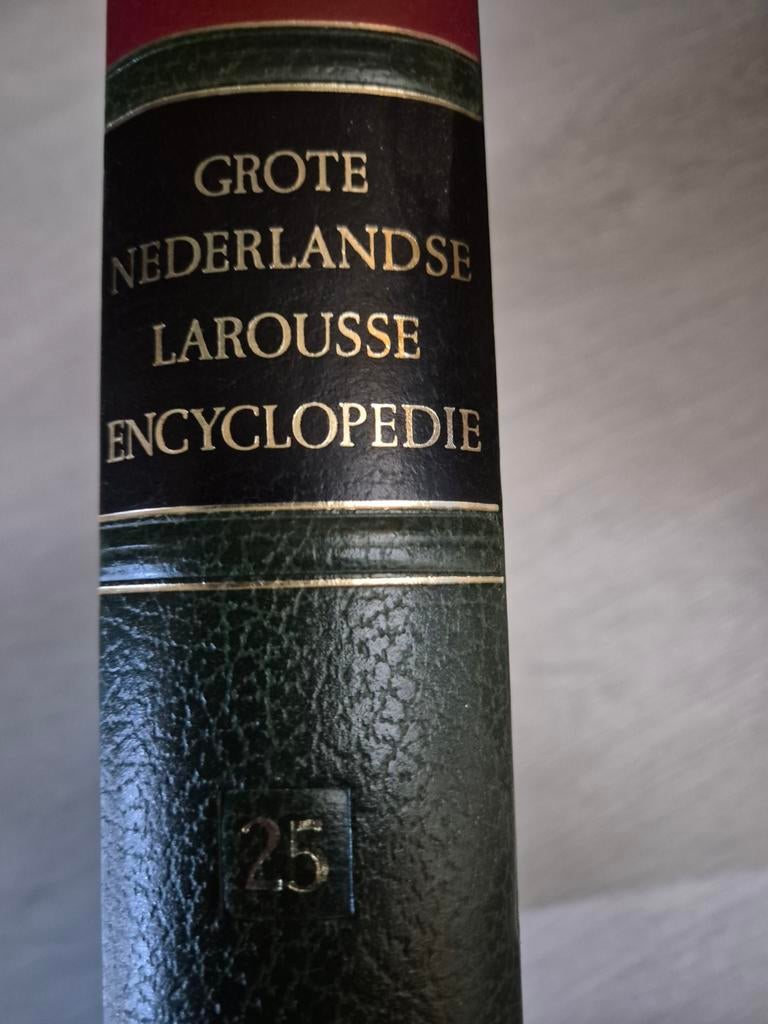 Mooie gave Larousse Encyclopedie, Boeken, Encyclopedieën, Zo goed als nieuw, Ophalen