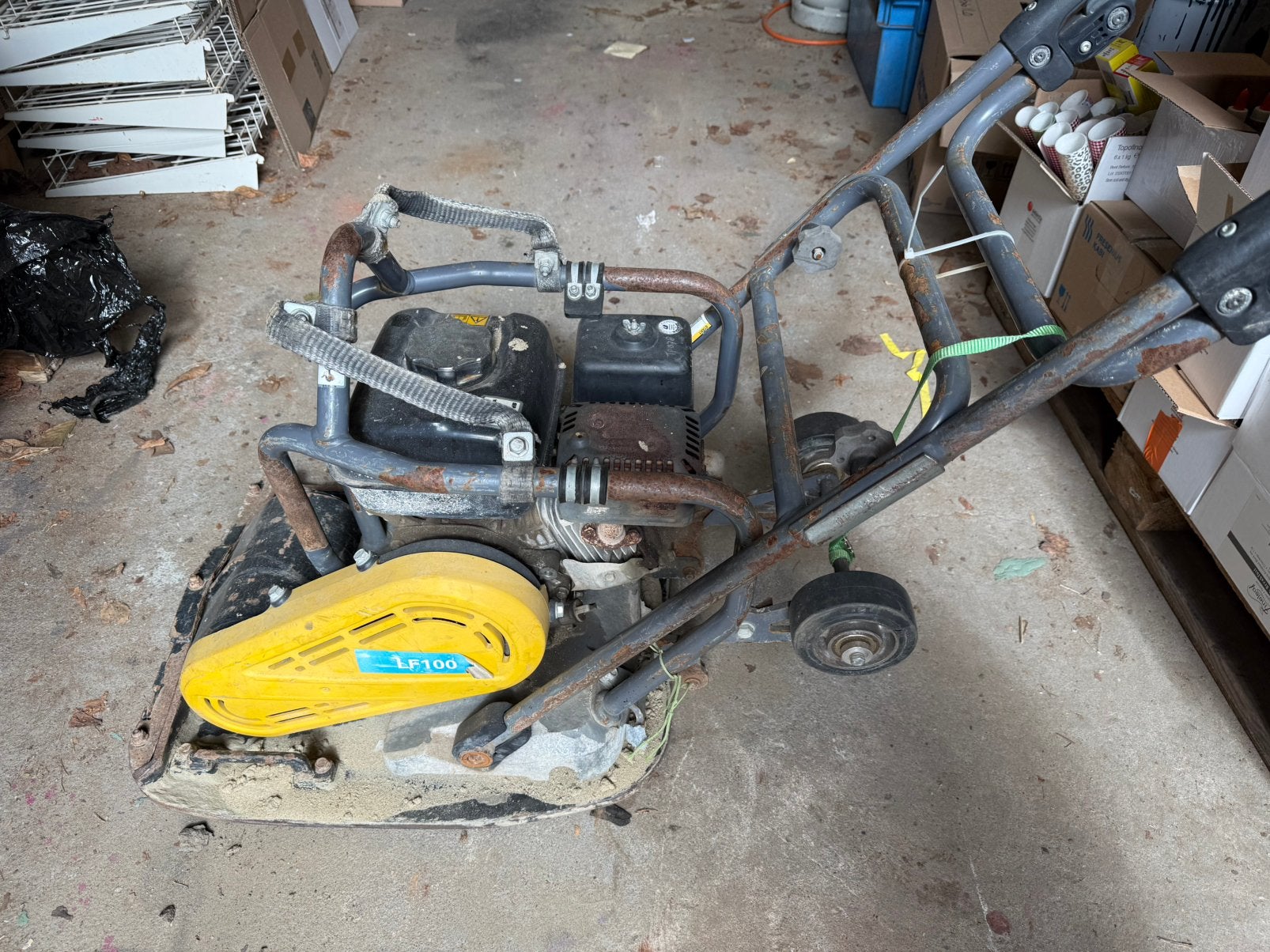 Atlas Copco LF100 trilplaat – Honda GX160, Ophalen, Zo goed als nieuw, Benzine
