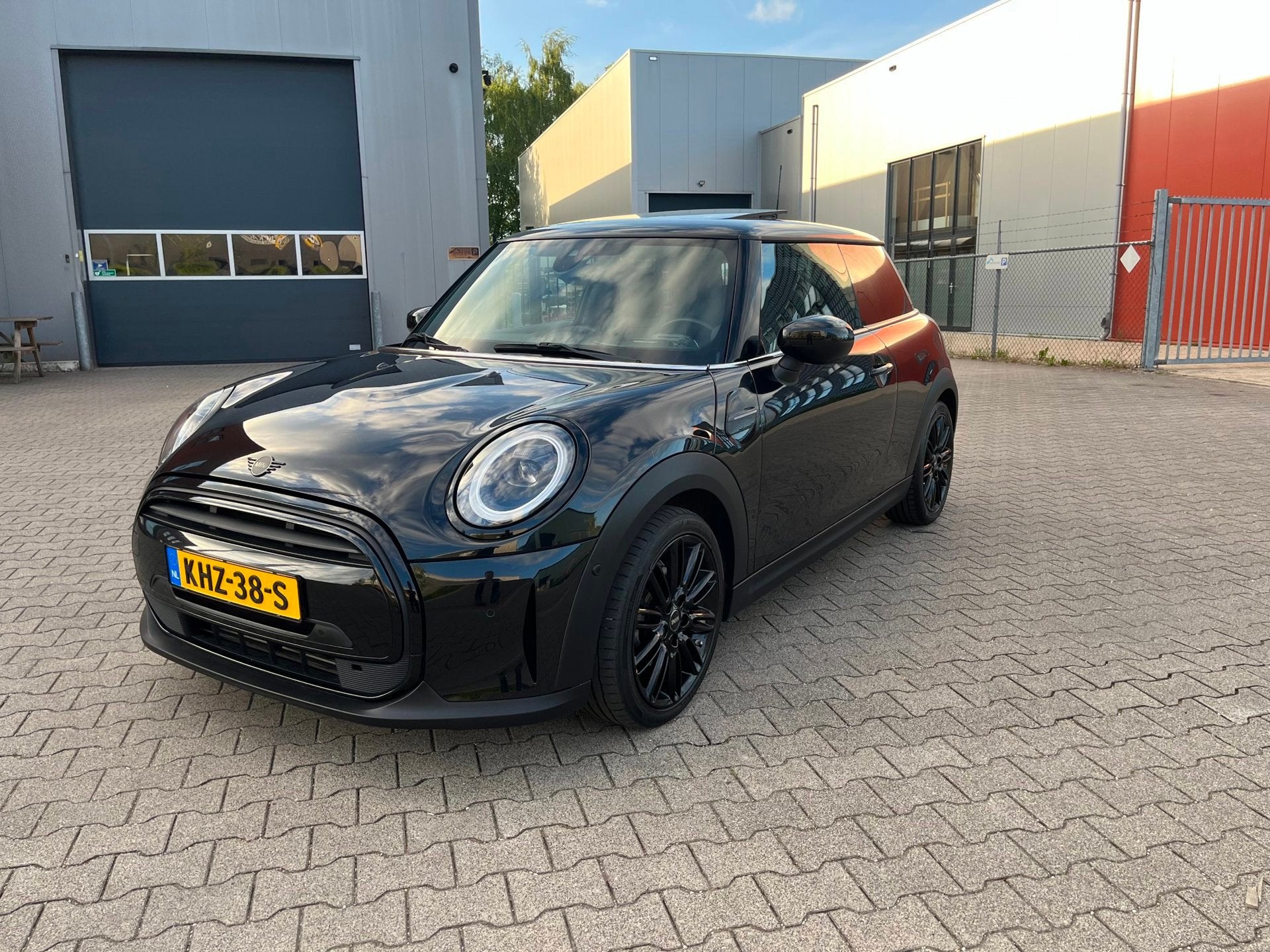 Mini Mini 1.5 Cooper Camden Plus Edition, Auto's, Mini, 136 pk, Gebruikt, 4 stoelen, Zwart
