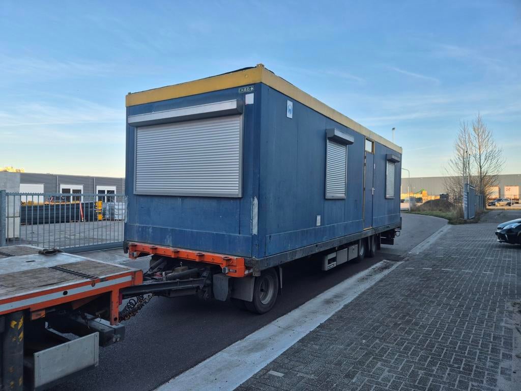 Unit 10x3m met WC, keukenblok, thermopeen glas en rolluiken, Ophalen of Verzenden