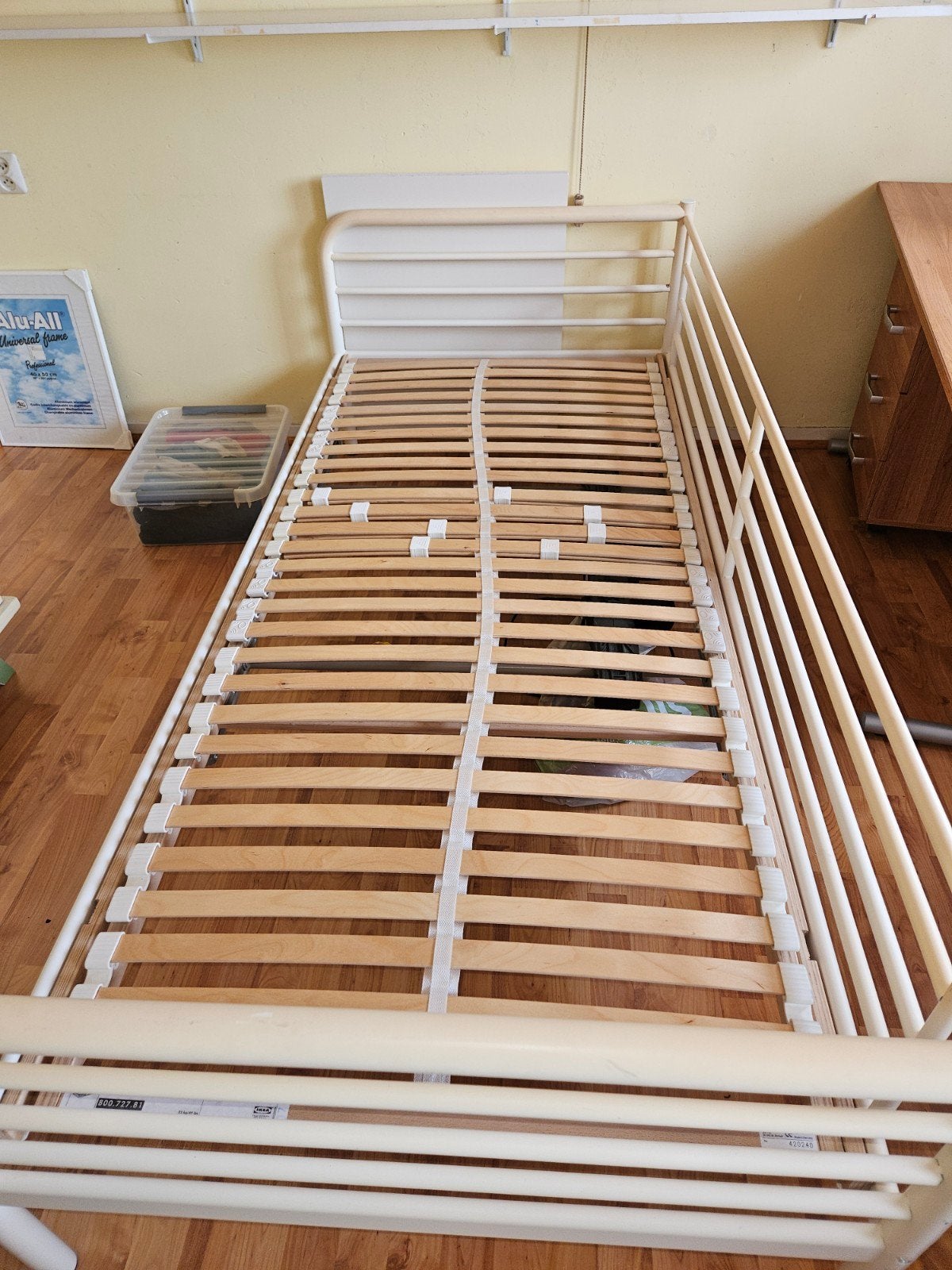 metalen bedframe met elektrisch verstelbare lattenbodem, Ophalen, Gebruikt, 90 cm, Eenpersoons
