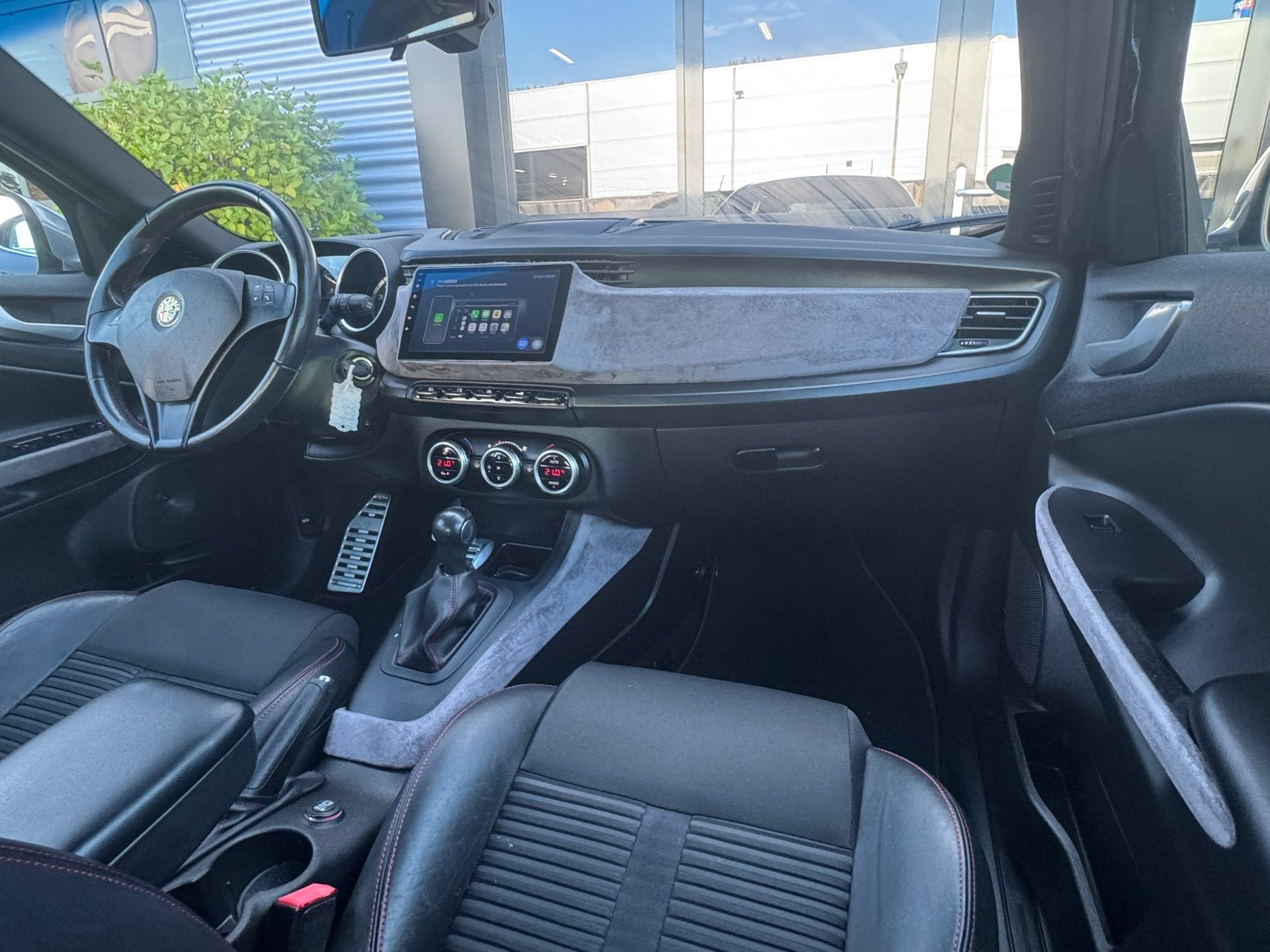 Alfa Romeo Giulietta 1.4 T Business Executive AUTOMAAT|PDC|L, Auto's, Zwart, 4 cilinders, Leder en Stof, Zwart