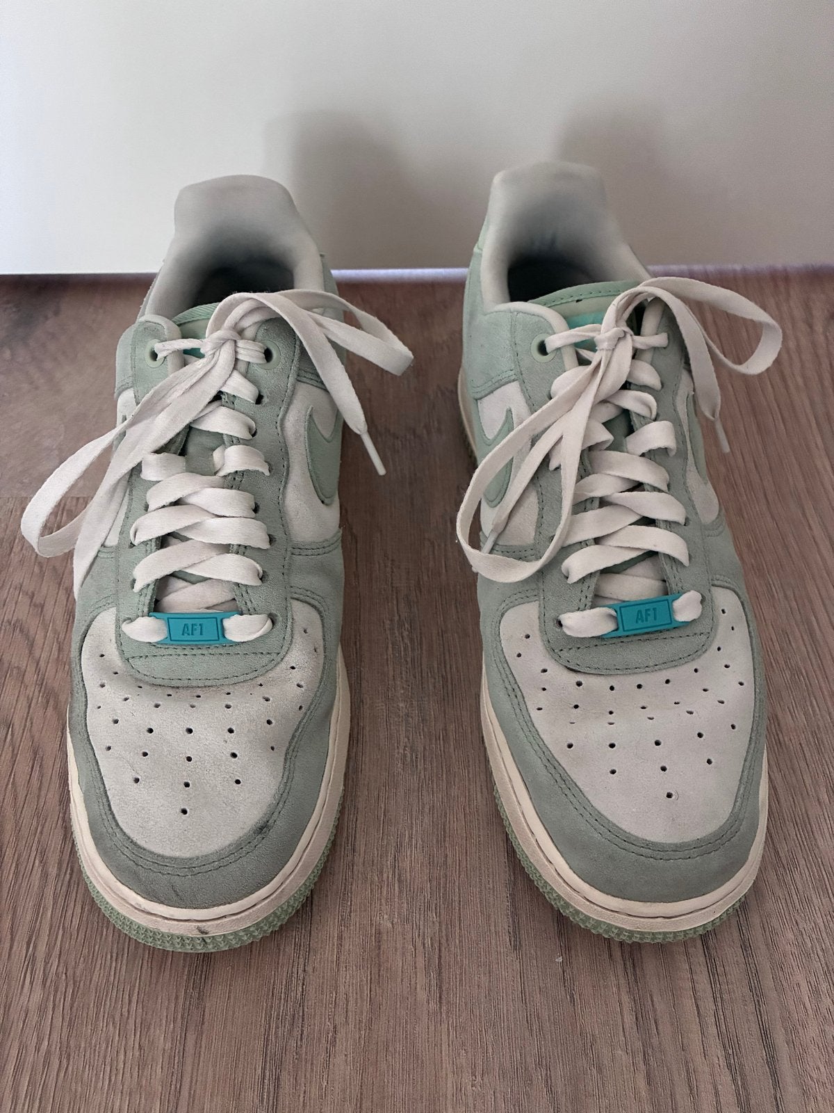 Nike Air Force 1 sneakers maat 42 - Lichtgroen/Wit, Kleding | Heren, Schoenen, Overige kleuren, Ophalen of Verzenden, Sneakers of Gympen