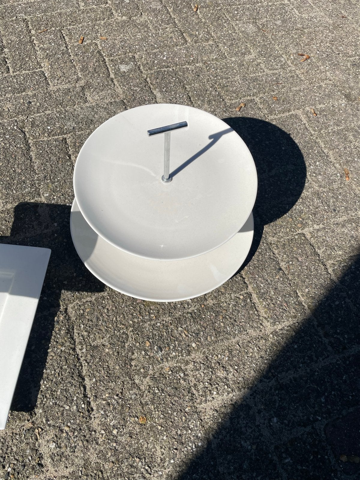 Set van 2 etagères: rond en vierkant, wit keramiek, Ophalen of Verzenden, Zo goed als nieuw, Etagère, Steen/keramiek