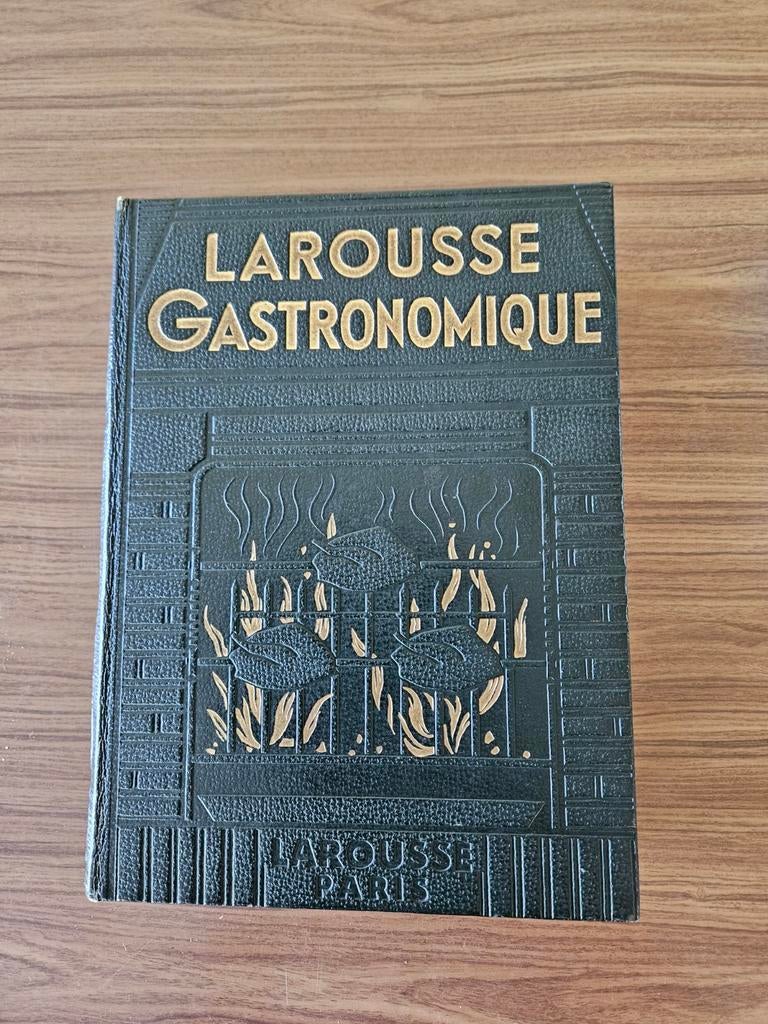 Antieke Larousse Gastronomique Encyclopedie uit 1938, Ophalen of Verzenden, Gelezen, Frankrijk