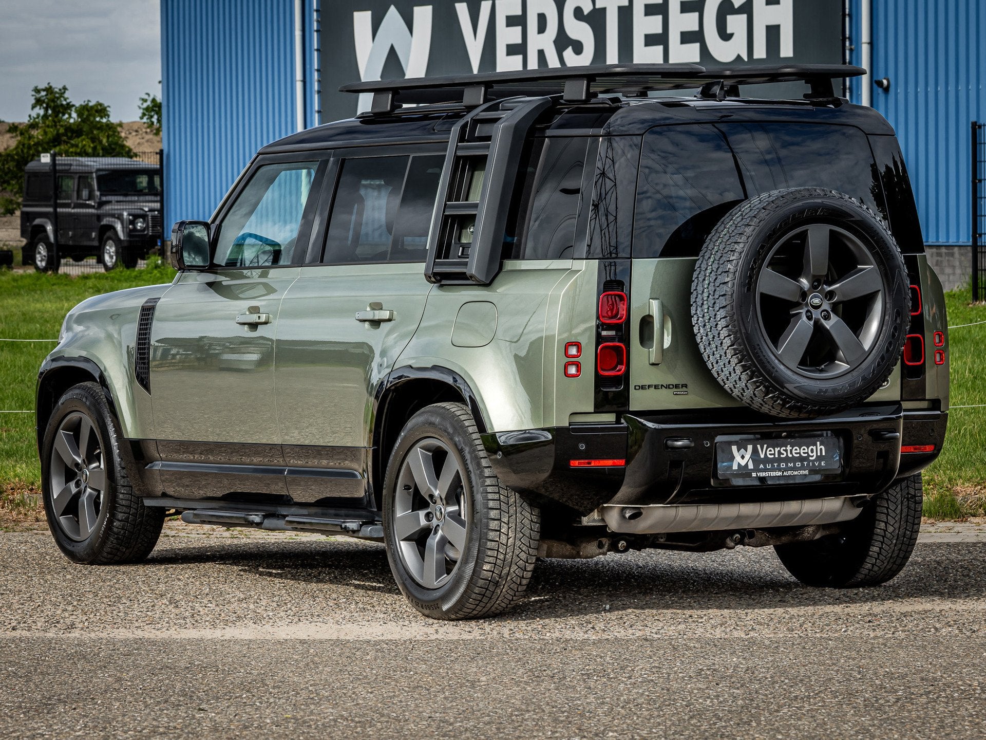 Land Rover Defender 110 2.0 P400e X-Dynamic HSE | Explorer P, Automaat, Gebruikt, 4 cilinders, 3000 kg
