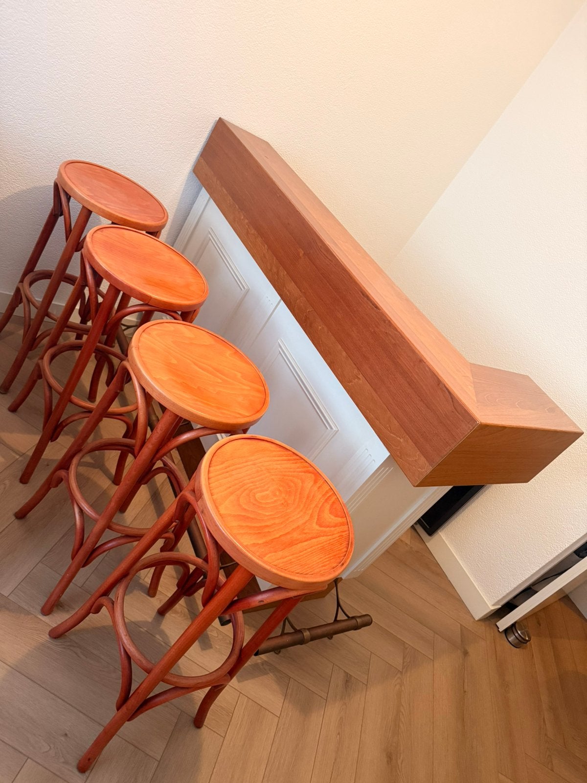 Bar met barkrukken