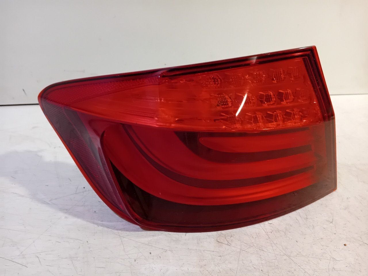 Achterlicht links buiten BMW 5 serie, Onderdelen@venauto.nl, Van der Ven Autorecycling B.V., Gebruikt, Ettenseweg 76, 4706 PB Roosendaal, The Netherlands