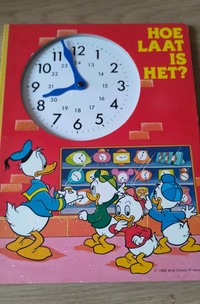 VINTAGE HEMA KARTON BOEK MET KLOK*HOE LAAT IS HET, Verzenden, Donald Duck, Zo goed als nieuw, Overige typen