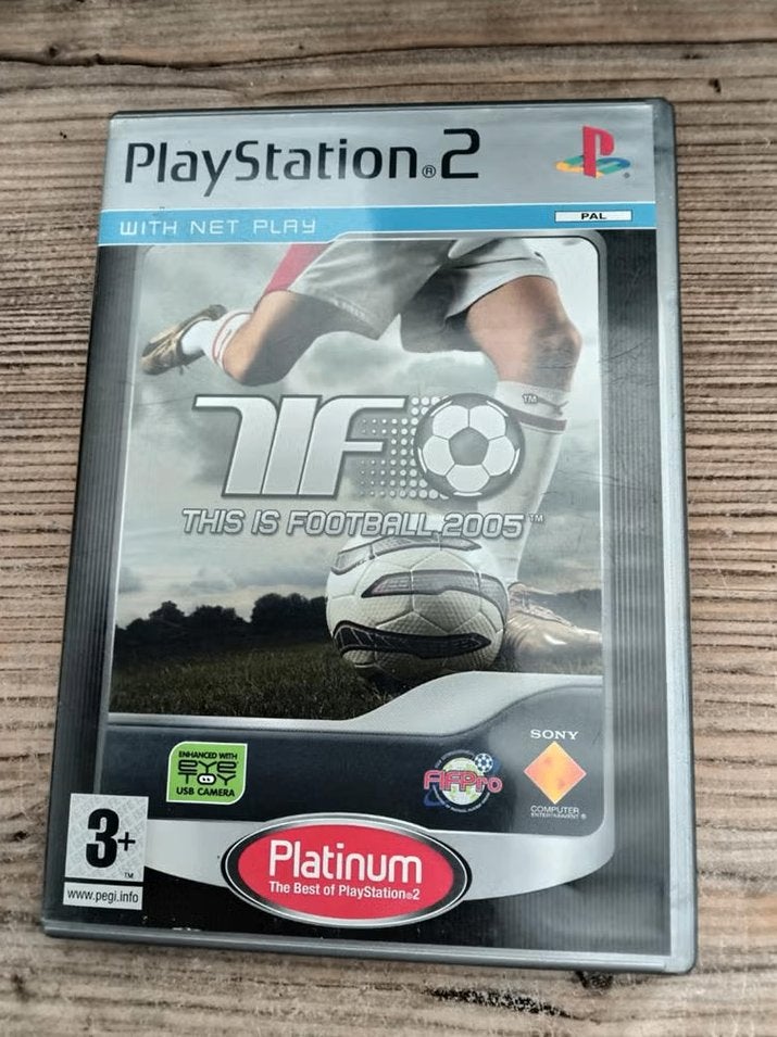 This is Football 2005 - PlayStation 2 (PS2) Platinum, 2 spelers, Ophalen of Verzenden, Zo goed als nieuw, Vanaf 3 jaar