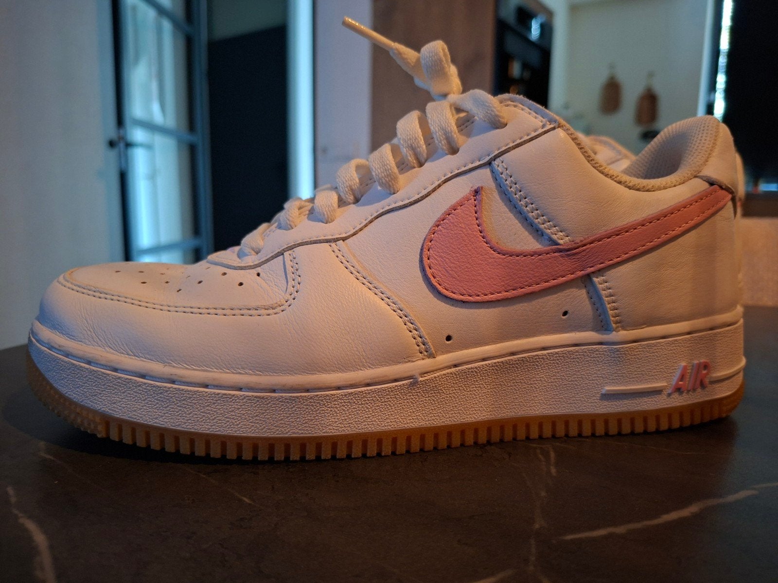 Nike Air Force 1 Low Since 82 Pink Gum - Maat 43, Nike, Ophalen of Verzenden, Roze, Sneakers of Gympen