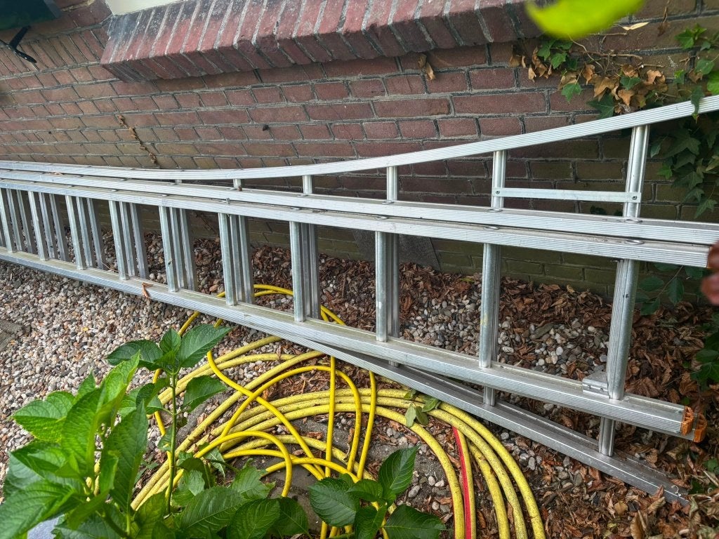 Wienese aluminium uitschuifladder professioneel 3x16 sporten, Doe-het-zelf en Verbouw, Ladders en Trappen, Ophalen, Gebruikt, Ladder