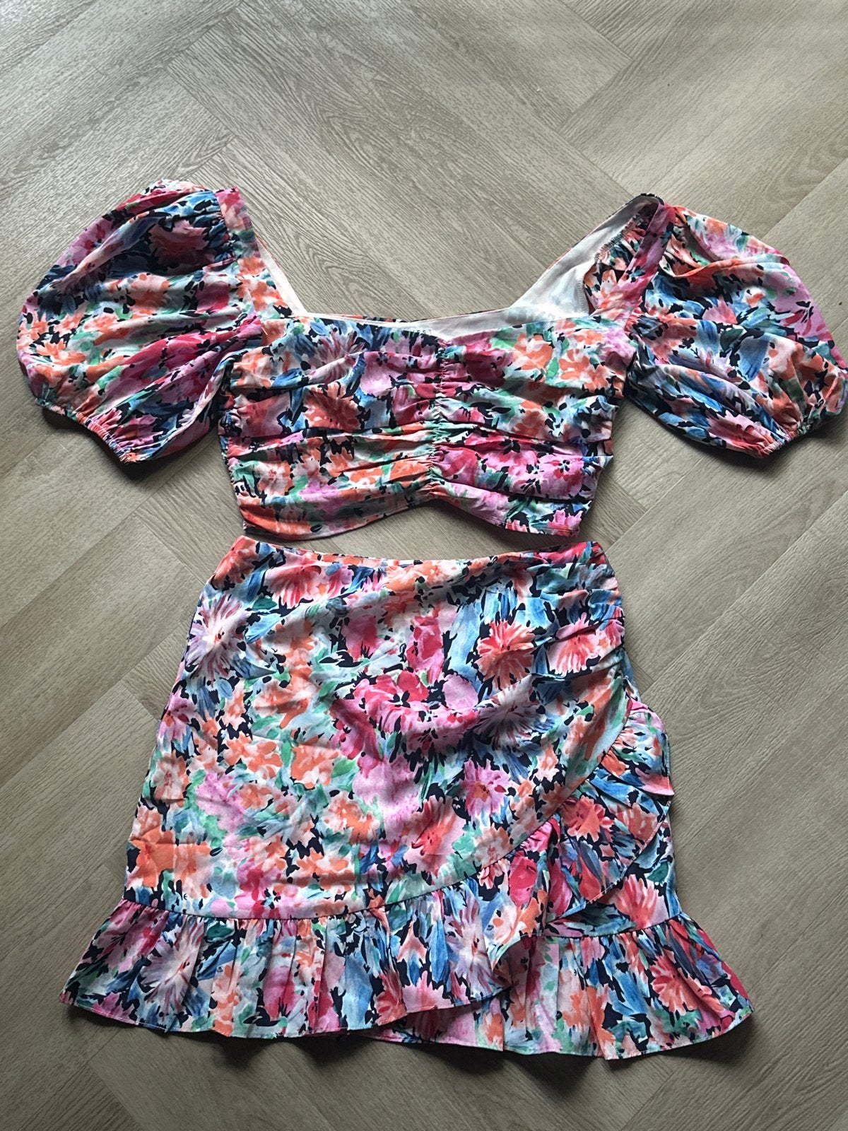 Loavies bloemenprint setje (top & rok) maat M, Ophalen of Verzenden, Zo goed als nieuw