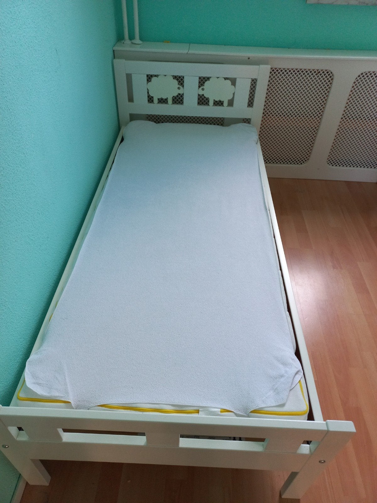juniorbed met uitval bescherming. moet ZSM weg, Ophalen, Gebruikt, 70 tot 85 cm, 140 tot 160 cm