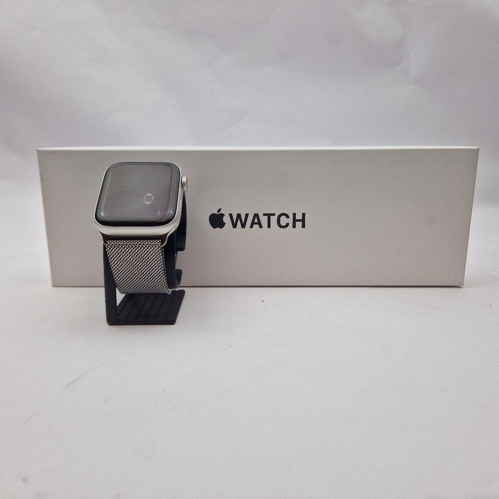 Apple Watch SE Gen 2 44mm || Nu voor maar €139,99, Ophalen of Verzenden, Gebruikt, Zwart, IOS