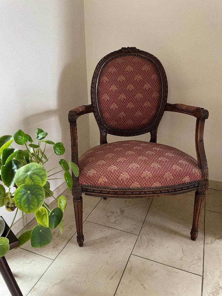 Medaillon fauteuil, Ophalen