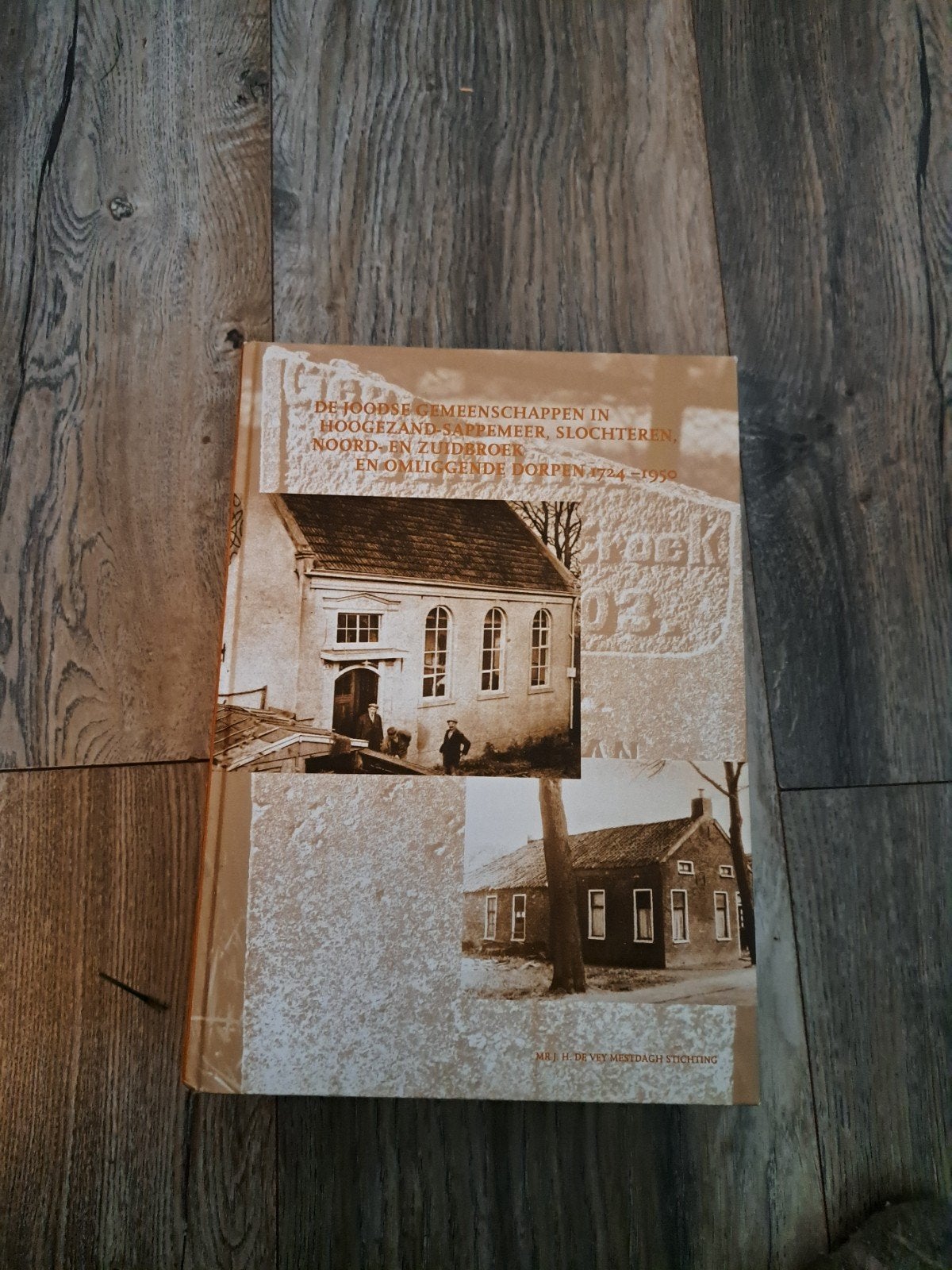 De Joodse Gemeenschappen in Hoogezand-Sappemeer e.o., Ophalen of Verzenden, 20e eeuw of later, Zo goed als nieuw, Mej. H. de Vet Mentdagh Stichting