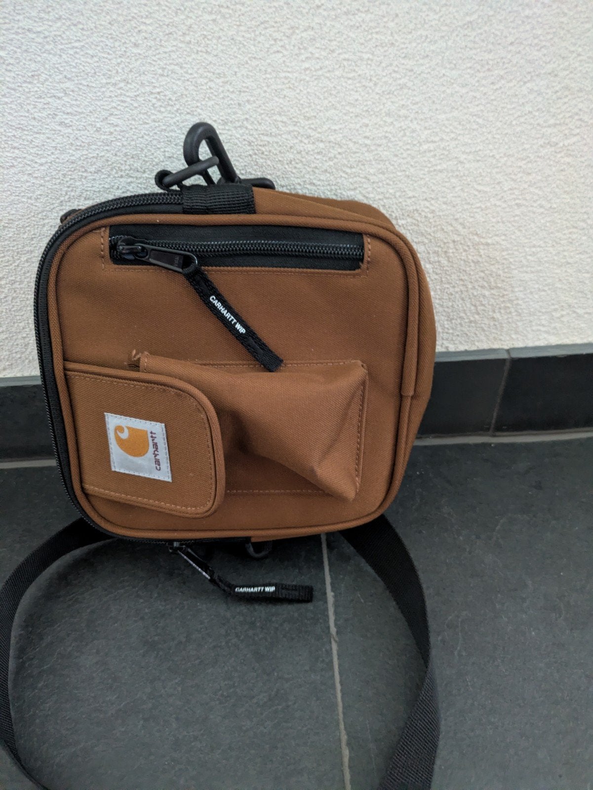 Carhartt WIP schoudertas - Nieuw, Sieraden, Tassen en Uiterlijk, Tassen | Schoudertassen, Ophalen of Verzenden, Nieuw, Bruin, Overige merken