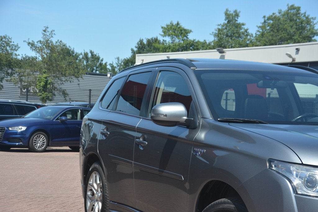 Mitsubishi Outlander 2.0 PHEV instyle | Navigatie | Leer | S, Auto's, Automaat, Zwart, 4 cilinders, Bedrijf