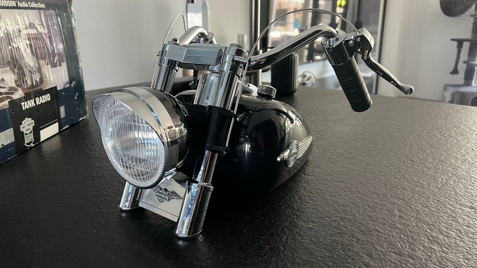 Harley Davidson Tankradio AM/FM - Uniek verzamelobject, Ophalen of Verzenden, Zo goed als nieuw, Radio