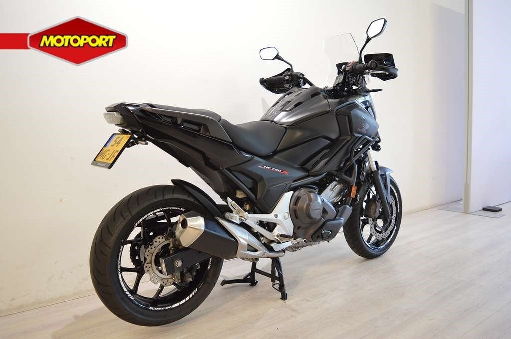 Honda NC 750 X DCT (bj 2016), Wijngaardveld 1
9300  AALST, BE, Mc.benelux@honda-eu.com, Toermotor, HONDA MOTOR EUROPE Ltd Belgian Branch
