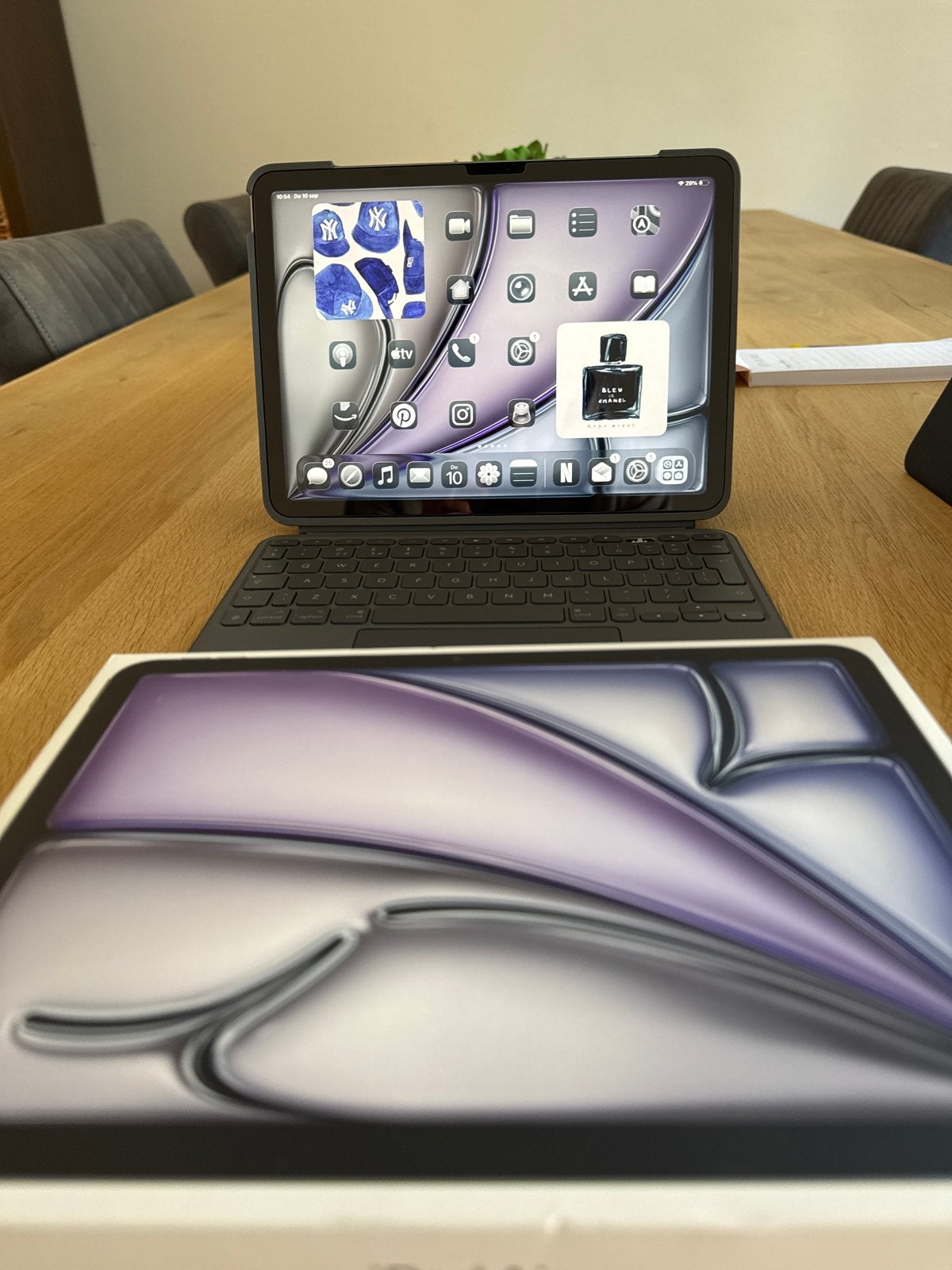 iPad Air 11 inch 128GB Wi-Fi (2025, M3) + Logitech Combo Tou, Computers en Software, Apple iPad Air, 11 inch, Ophalen of Verzenden