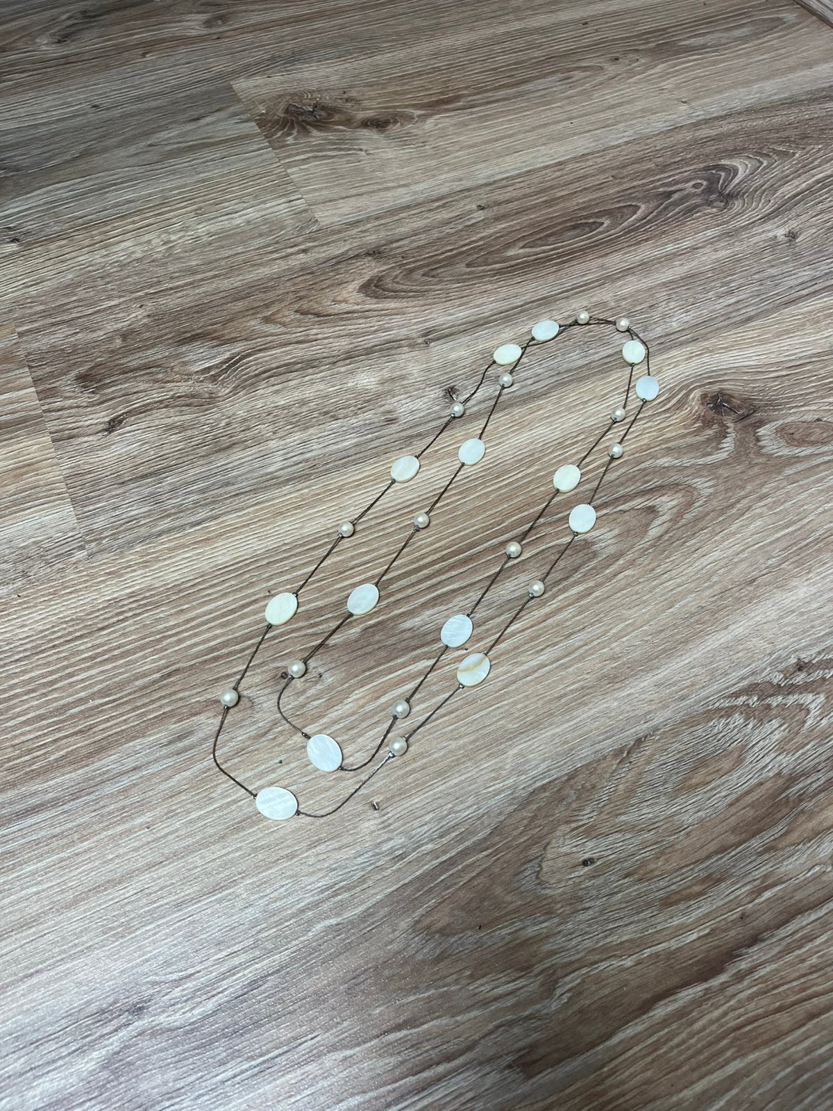 Parel en parelmoer schelpen ketting, Ophalen of Verzenden, Zo goed als nieuw, Wit, Steen of Mineraal