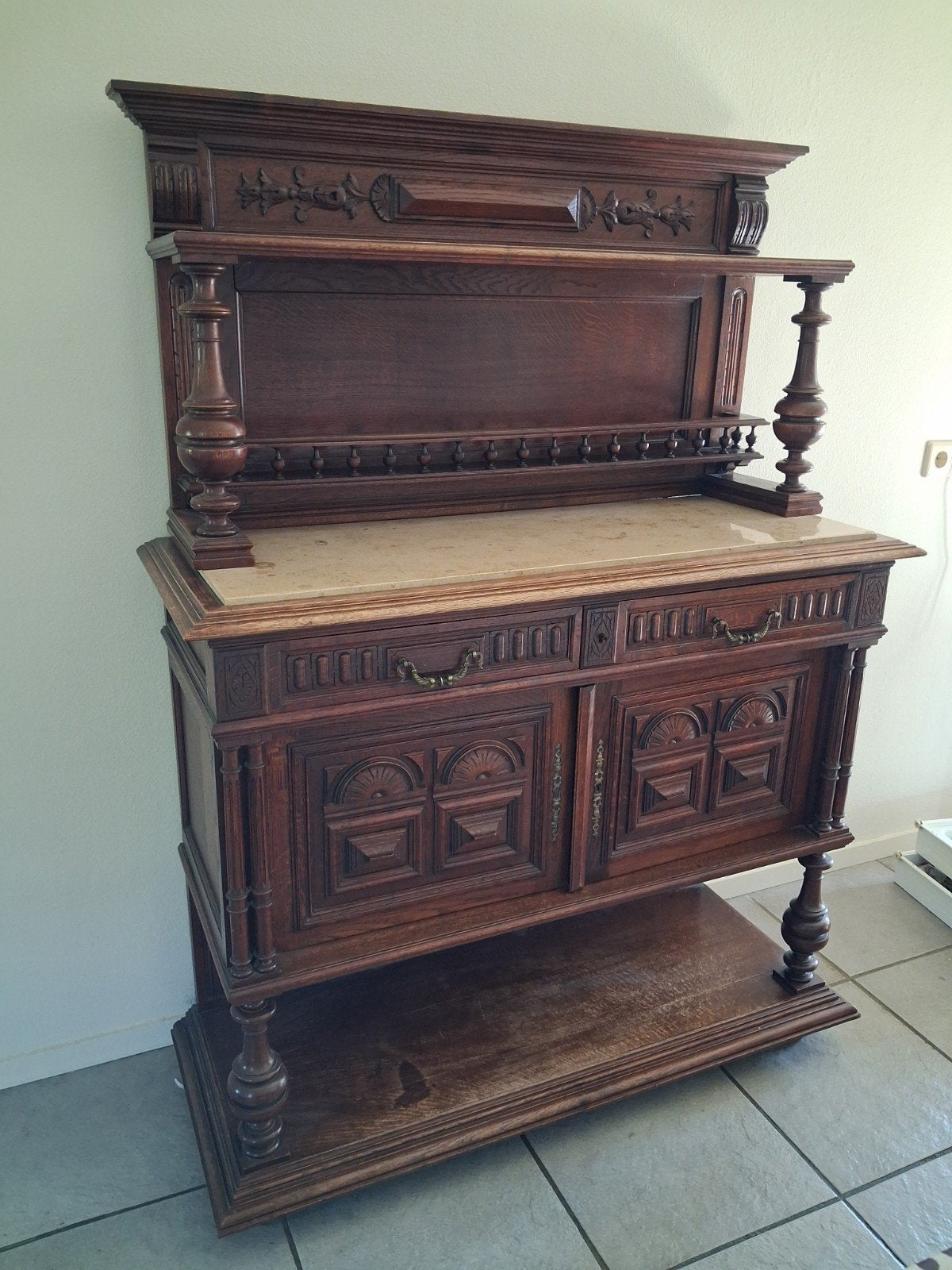 Antiek dressoir/kast met marmeren blad, Antiek en Kunst, Ophalen