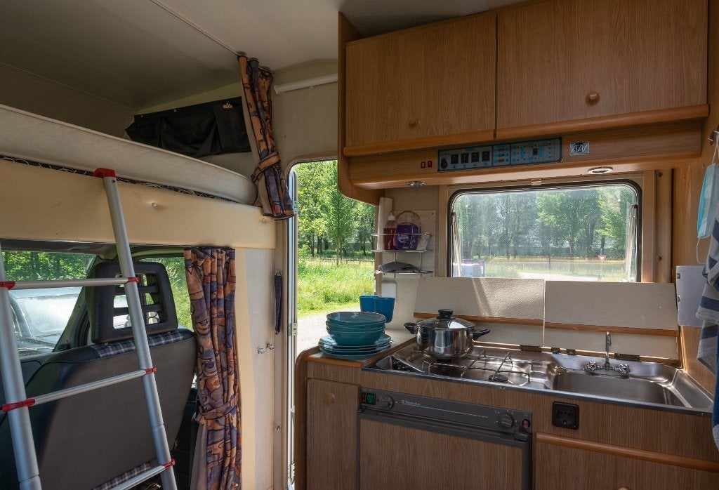 Fiat Ducato Granduca | 4 pers. | Cruise control | APK 2028, Caravans en Kamperen, Brandblusser, Alkoof, Fiat, Treinzit