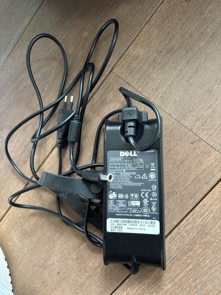 Dell adapter 90w model La90ps0, Computers en Software, Laptop-opladers, Verzenden, Gebruikt, Dell